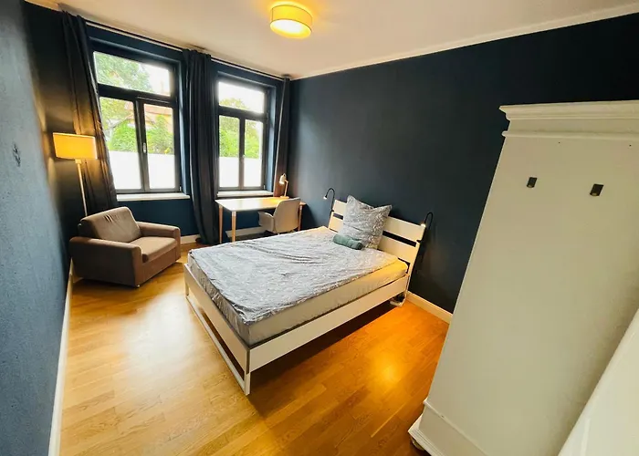 Charmante Im Gruenen